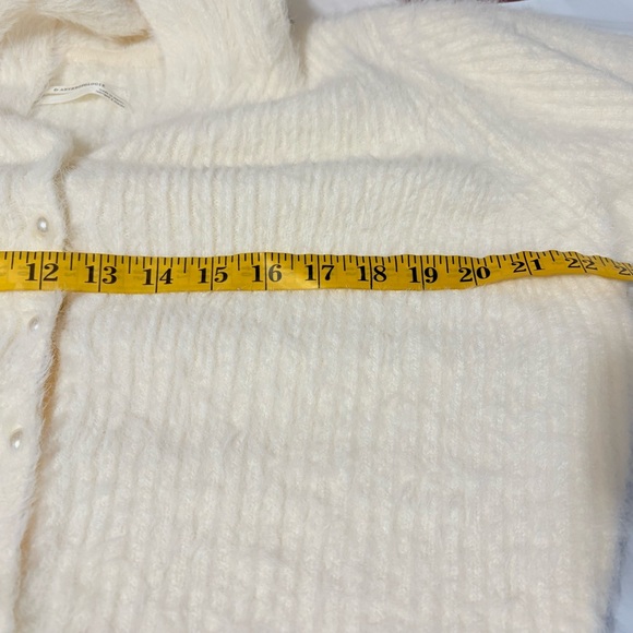 NWT Anthropologie Pearl Button Fuzzy Cardigan Sweater size L - Picture 15 of 15